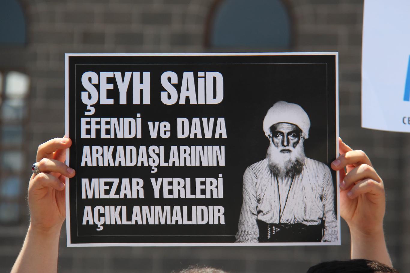 "Devlet arşivinde bulunan Şeyh Said ve Bediuzzaman’ın kabir yerleri ortaya çıkarılmalı"